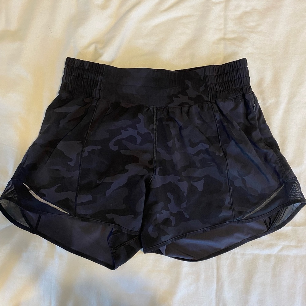 Lululemon hotty hot 4 inch high rise Camo shorts